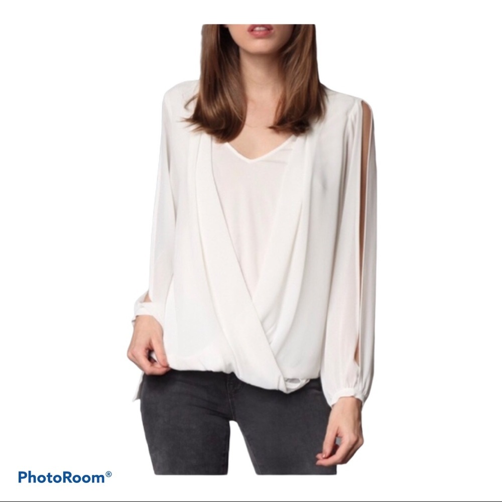 NWT White Blouse Surplice Front Slit Sleeveless Shear Top Layer Size:  Small